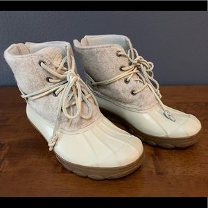 White Sperry winter boots
